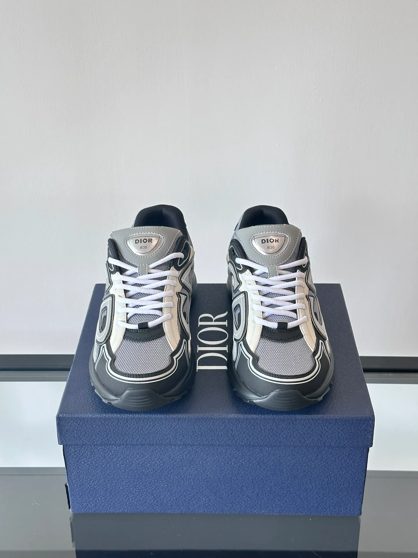 Men's Men's Shoes 💰p440 "Dio*" Dior B30 series sports shoes, multi-color mesh fabric and multi-color technical fabrics, this season's new B30 low-top sports shoes are one of the flagship styles of the series. Crafted from multicolor mesh and technical fabrics, it's finished with a reflective "CD30" graphic and silver-toned "DIOR B30" and "CD30" logos on the heel and tongue. An extra-light, sculpted rubber sole with signature accents adds style, while internal stretch details create ideal comfort. It can be matched with various casual styles to show a fashionable and modern sports style. Size: 38-44 (45-46 customized)